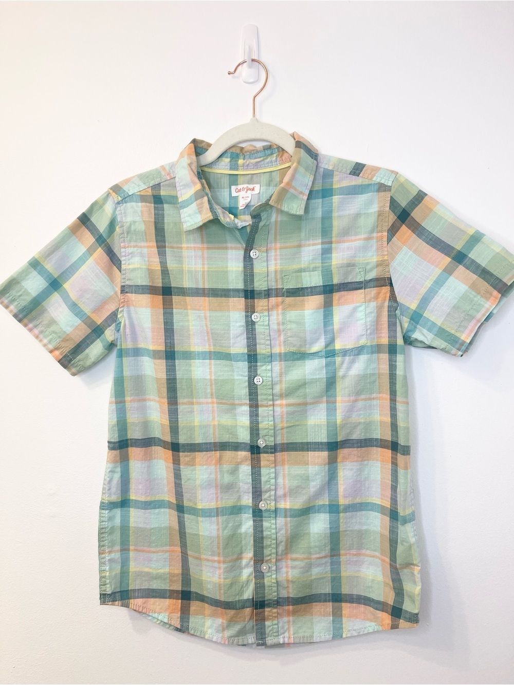 Cat & Jack Short-Sleeve Plaid Button-Up Shirt in Mint Green and Tan Size 14 EUC